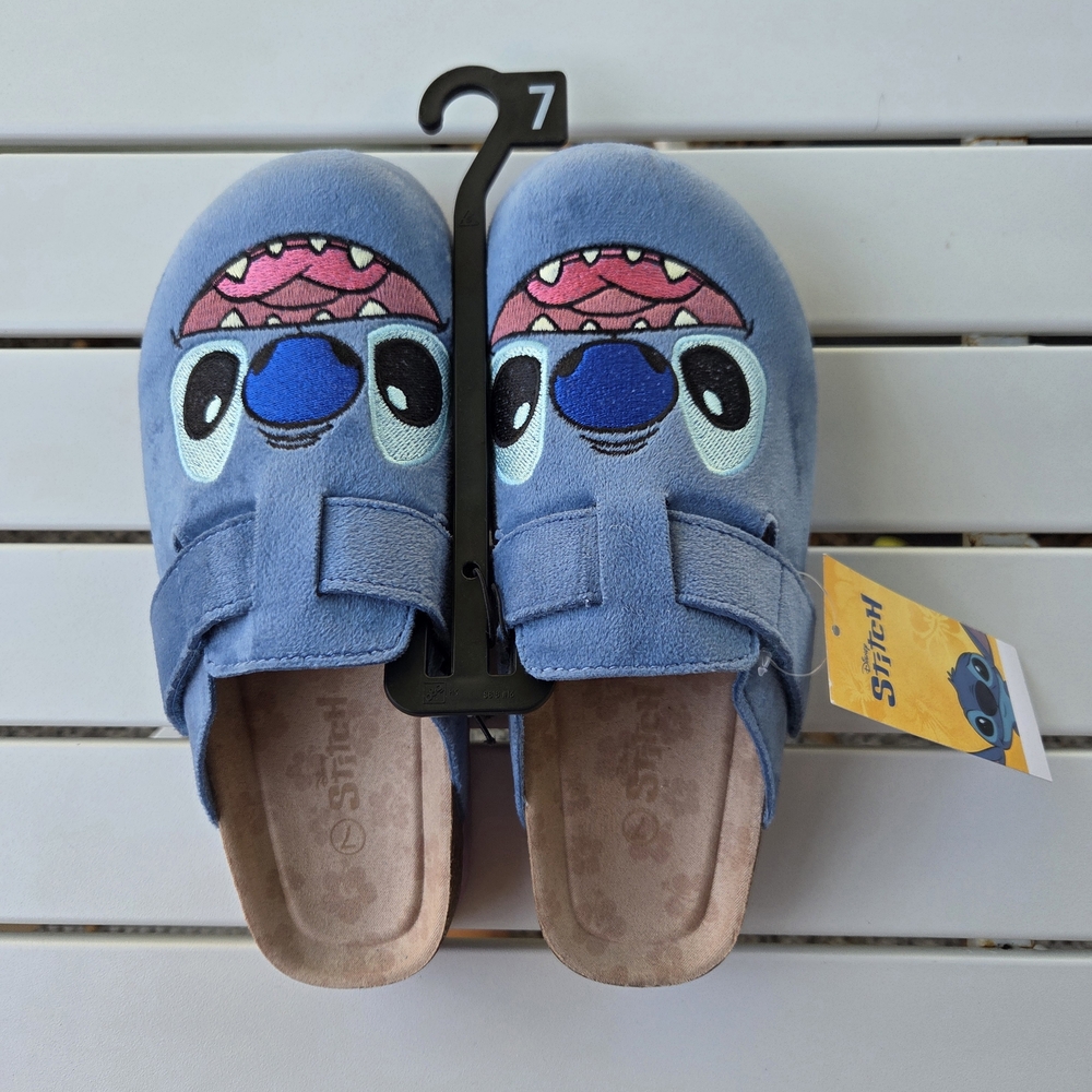 NWT Disney Stitch Women's Clog Size 7  blue Brand New